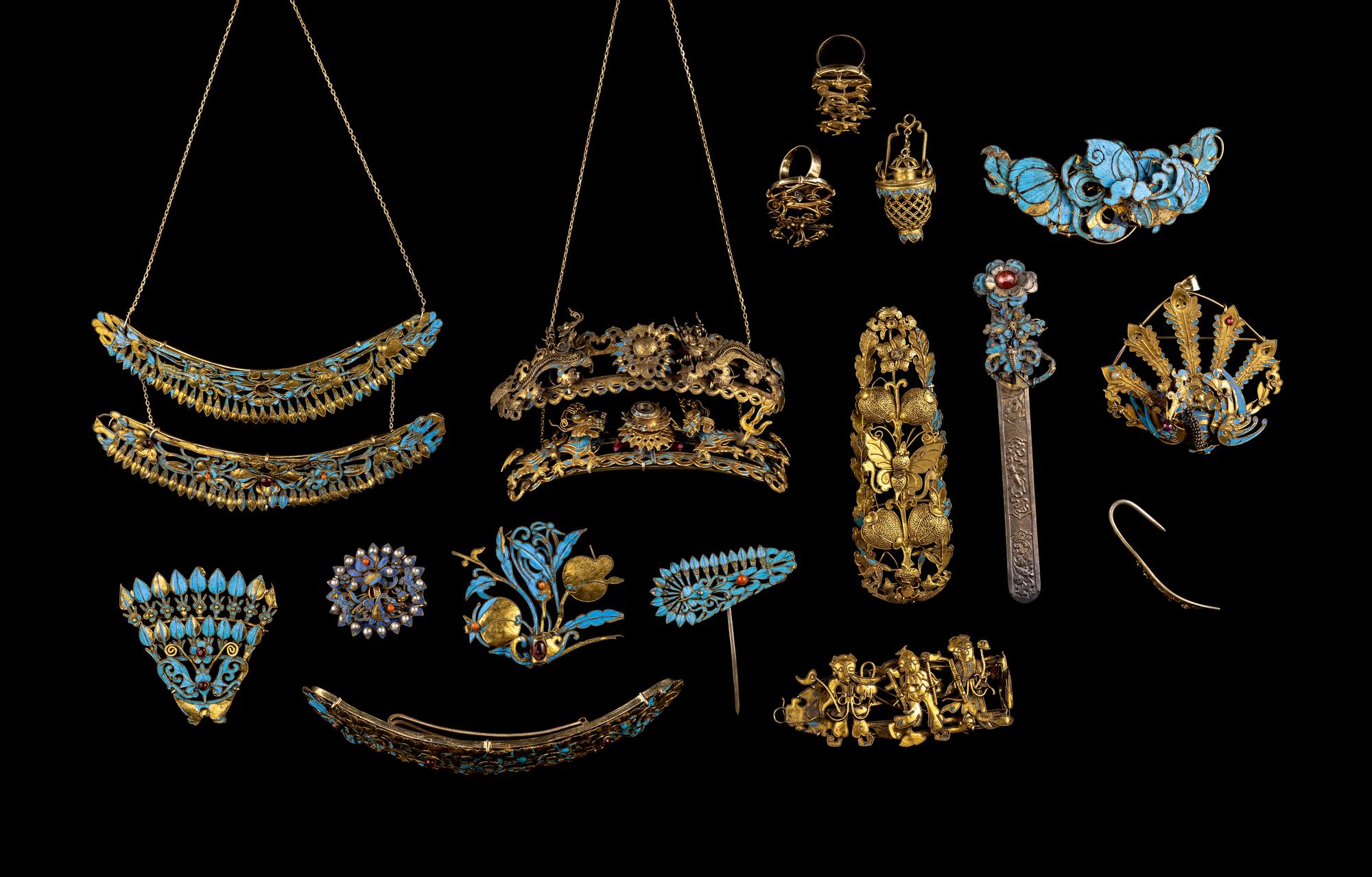 16 Chinese Gilt Metal Jewelry