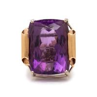 Amethyst and Yellow Gold Ring