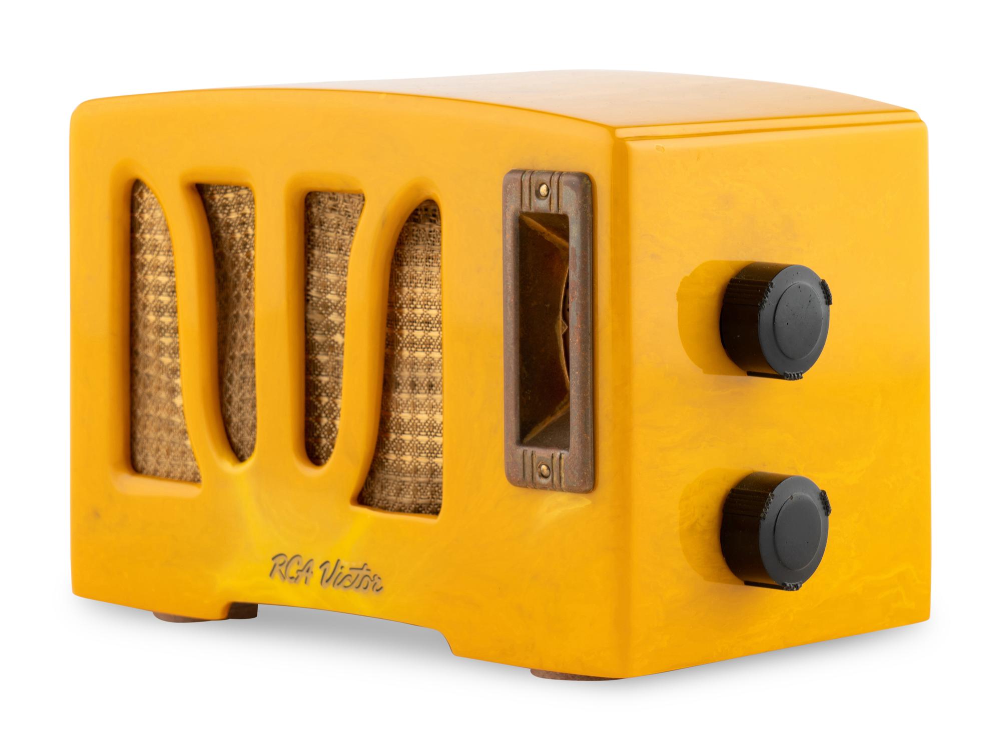 An RCA RC350 Radio