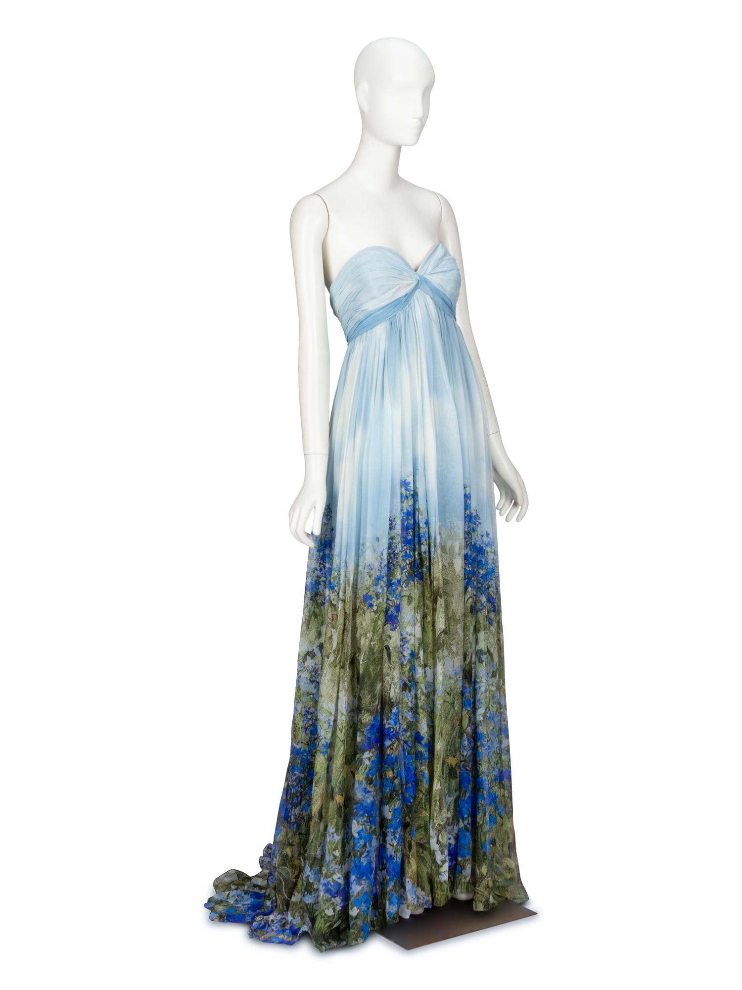 Oscar de la Renta, Printed Strapless Chiffon Gown