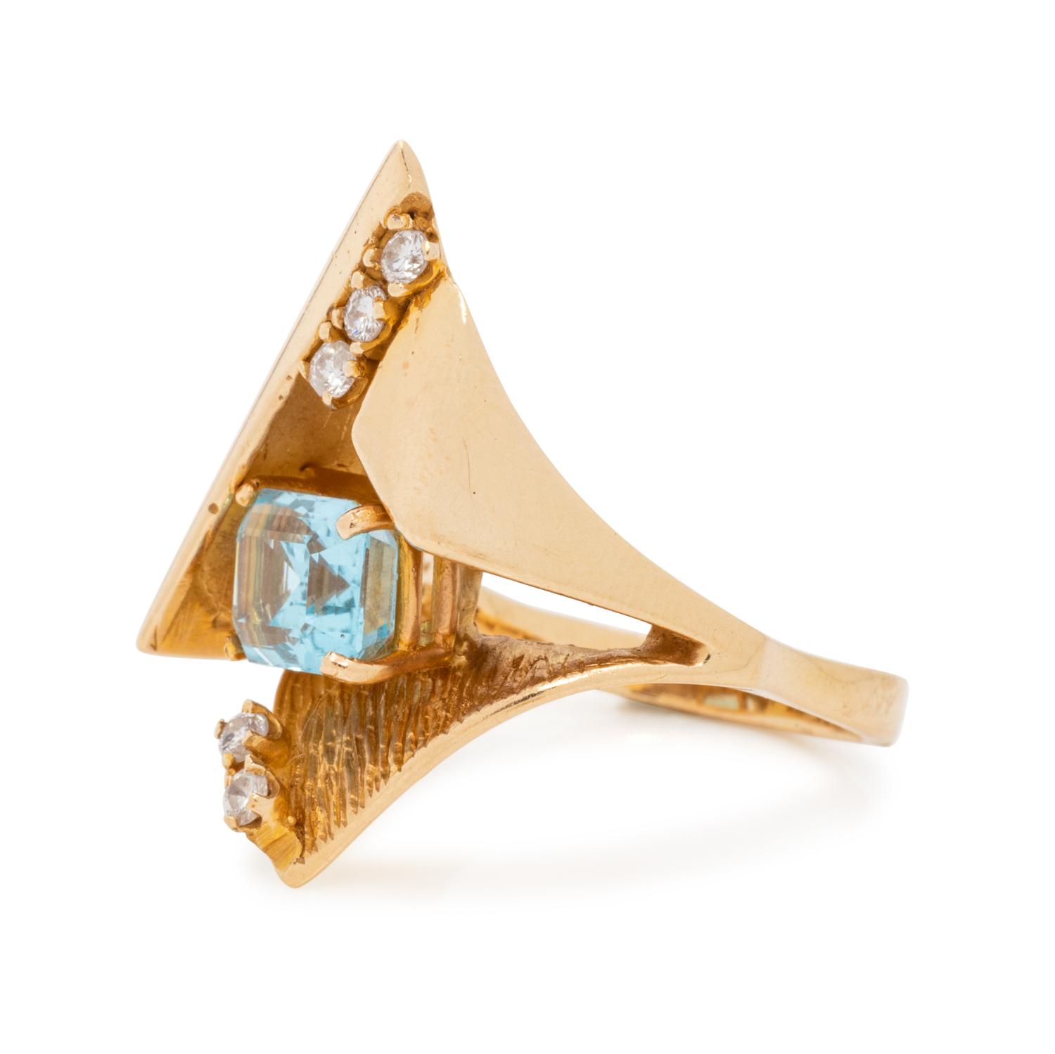 AQUAMARINE AND DIAMOND RING