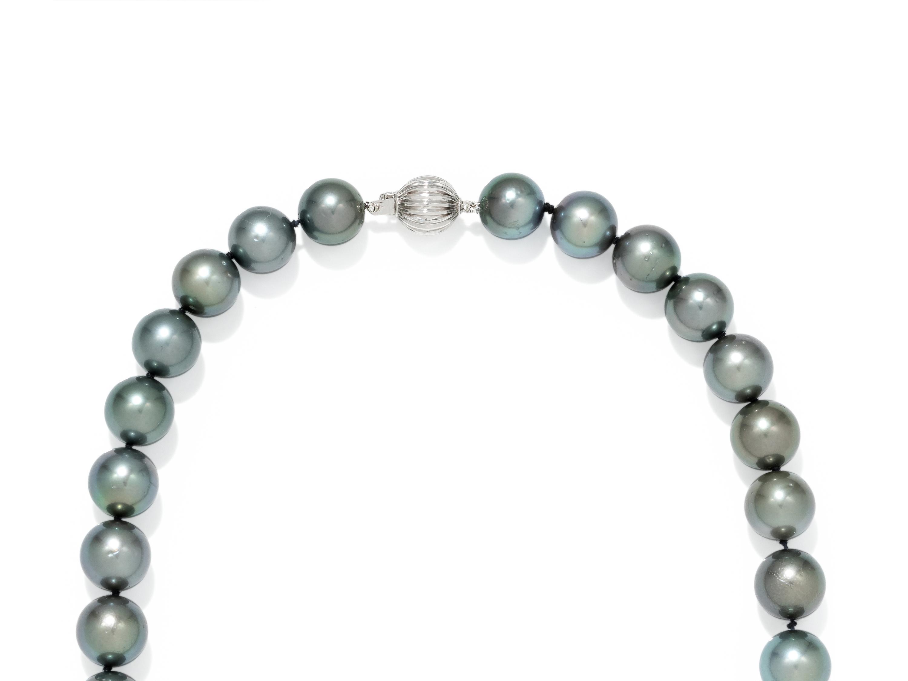 CULTURED TAHITIAN PEARL NECKLACE