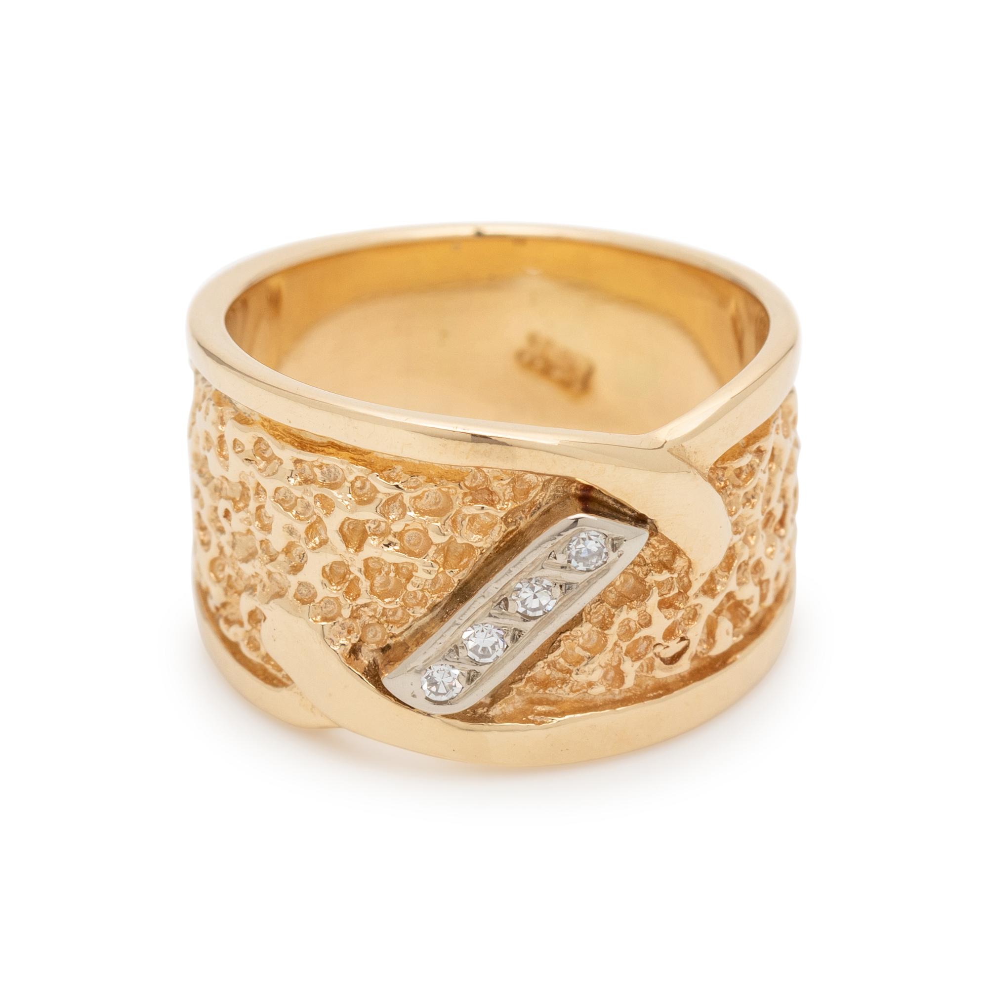 YELLOW GOLD AND DIAMOND RING