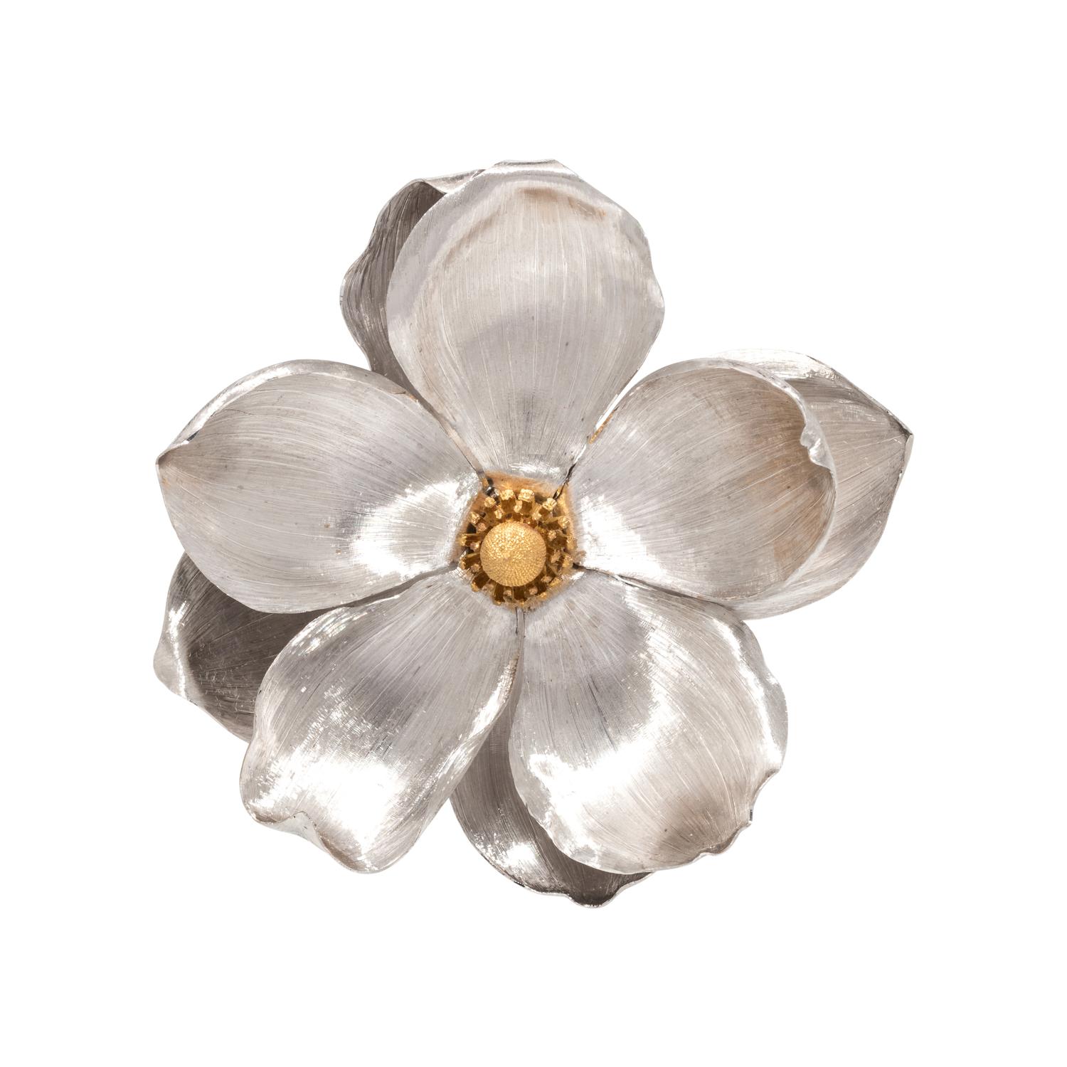 BUCCELLATI, BICOLOR GOLD FLOWER BROOCH