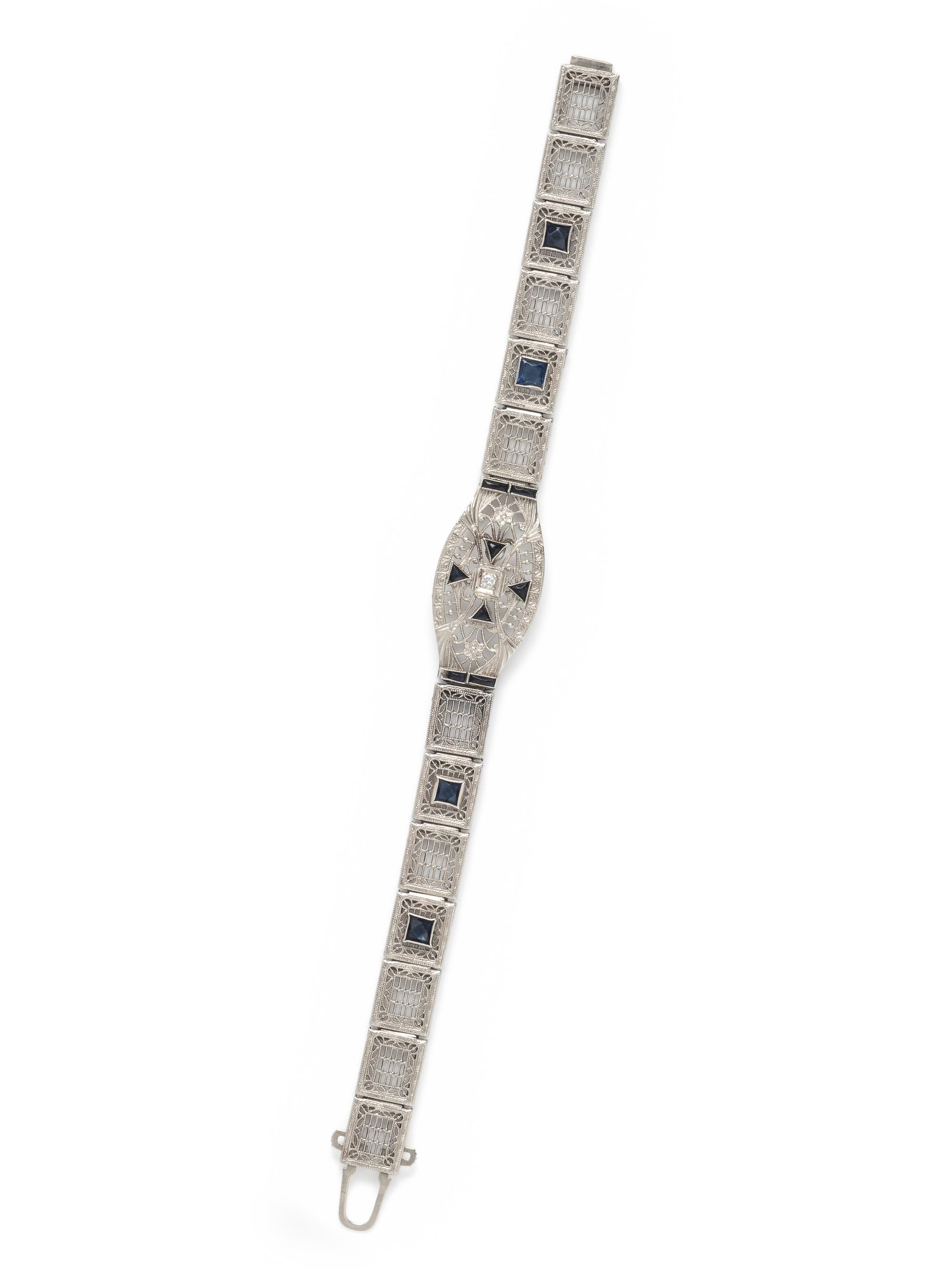 WHITE GOLD, DIAMOND AND BLUE GLASS BRACELET