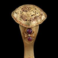 A Chinese Gold and Ruby Inset Ruyi -Shape Hair Ornament, Zan, Qing Dynasty 清 滇式嵌寶鏤空花卉紋如意金簪