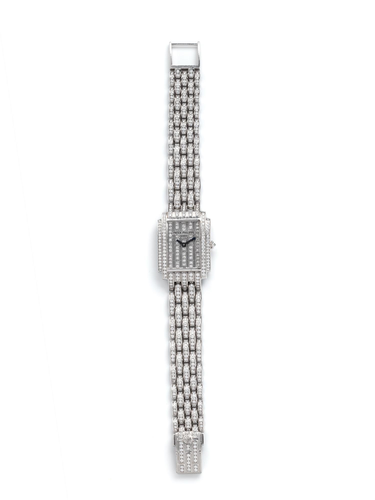 PATEK PHILIPPE, 18K WHITE GOLD AND DIAMOND REF. 4825/150W 'GONDOLO' WRISTWATCH