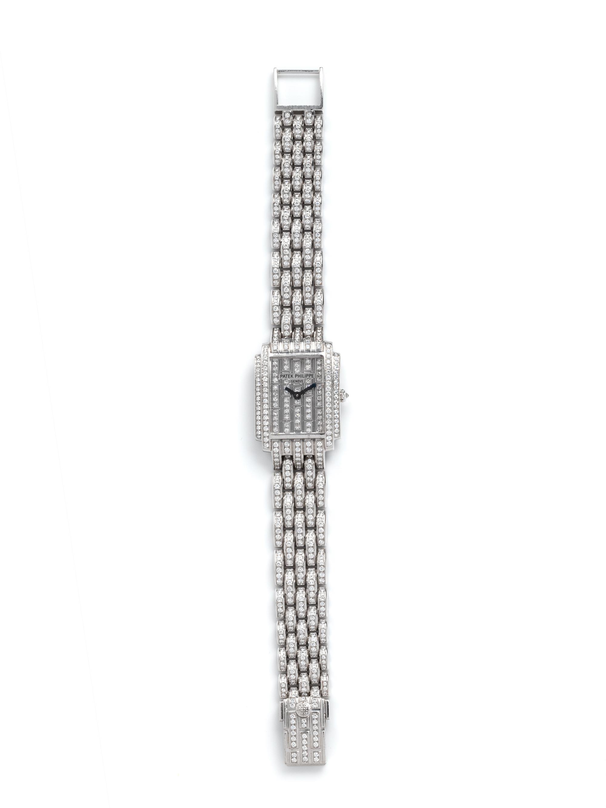 PATEK PHILIPPE, 18K WHITE GOLD AND DIAMOND REF. 4825/150W 'GONDOLO' WRISTWATCH