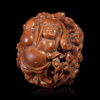A Chinese Carved Luohan Walnut, 19th/Early 20th Century — 晚清/民國 羅漢圖文玩核桃