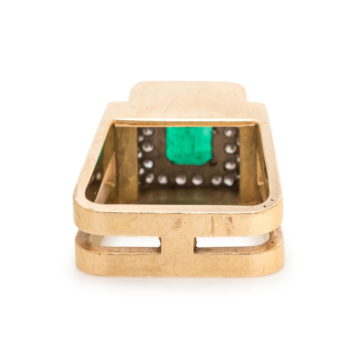 EMERALD AND DIAMOND RING