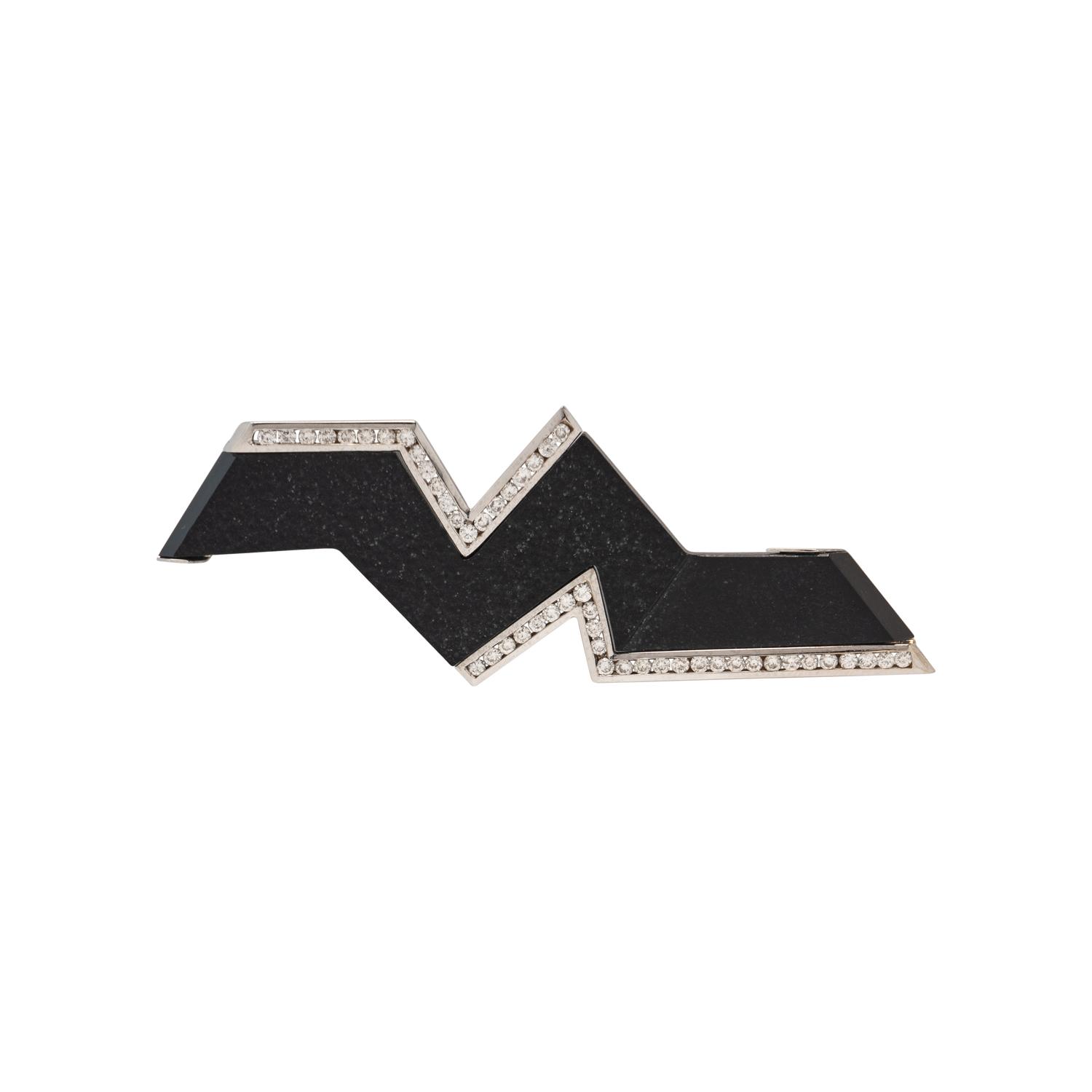 WHITE GOLD AND DIAMOND BROOCH