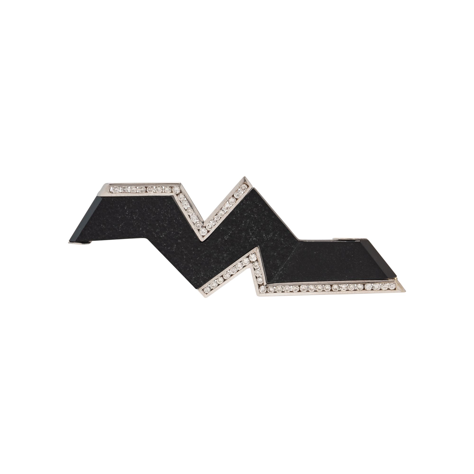 WHITE GOLD AND DIAMOND BROOCH