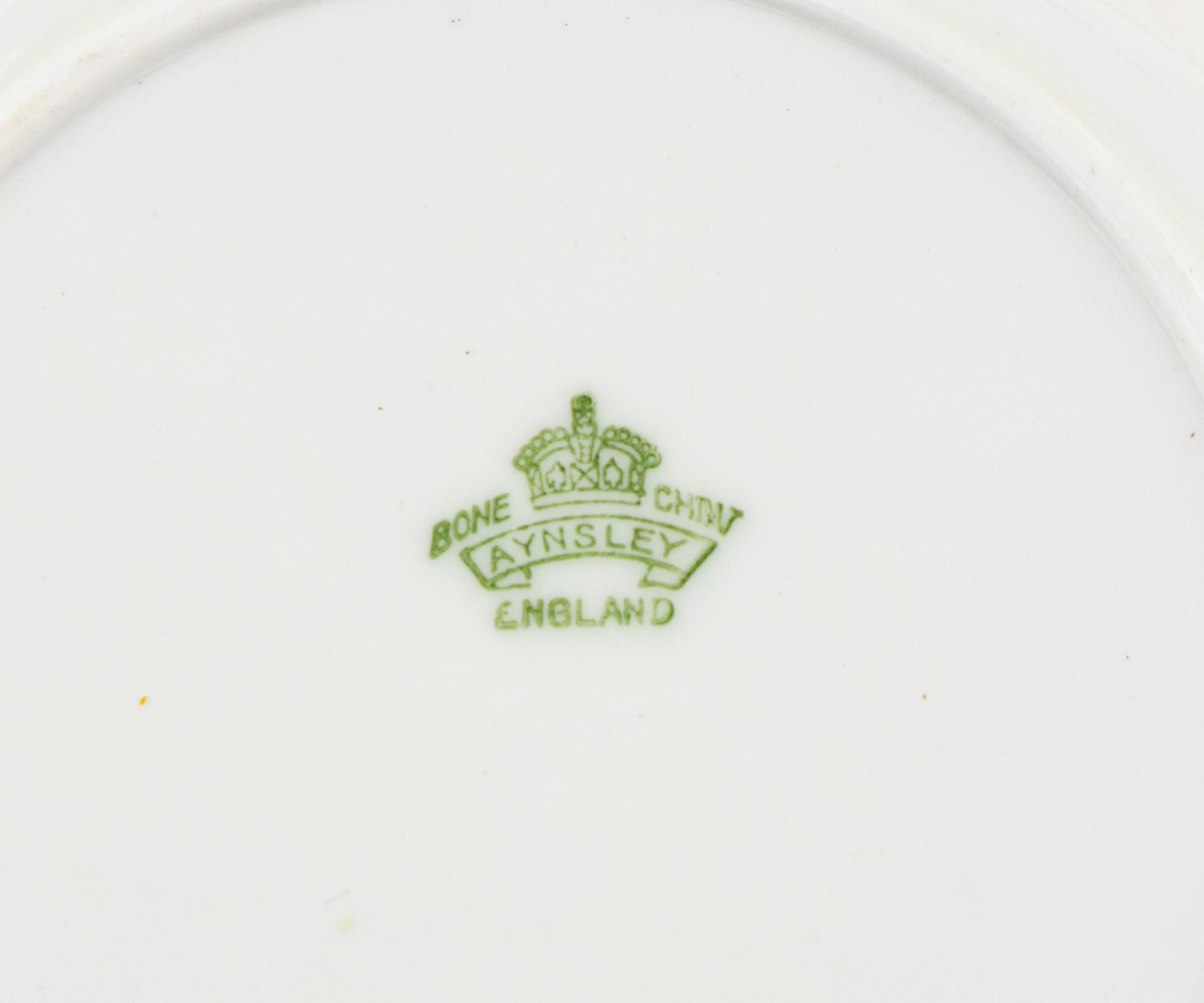 An Aynsley Durham Porcelain Dinner Service
