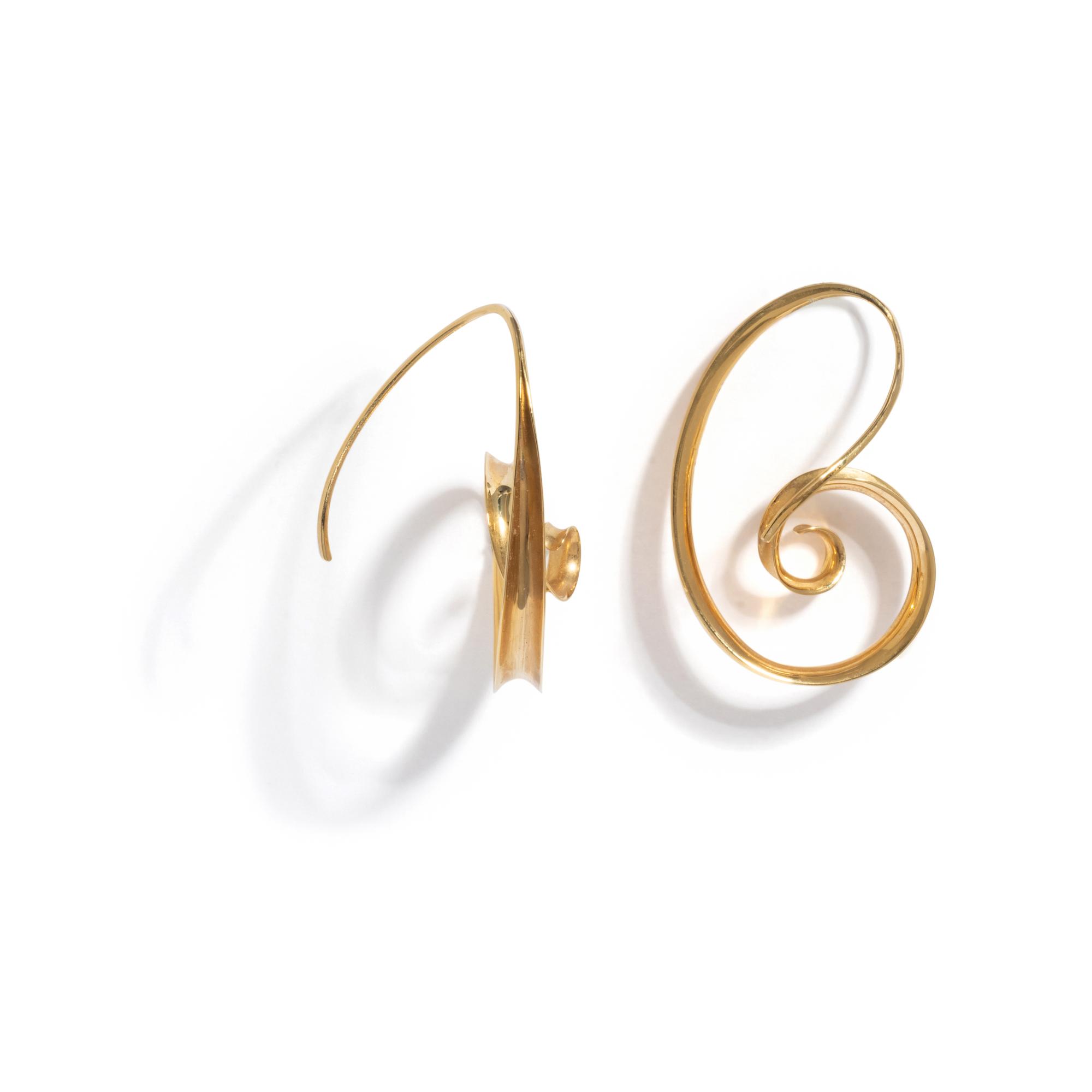 MICHAEL GOOD, YELLOW GOLD EARRINGS