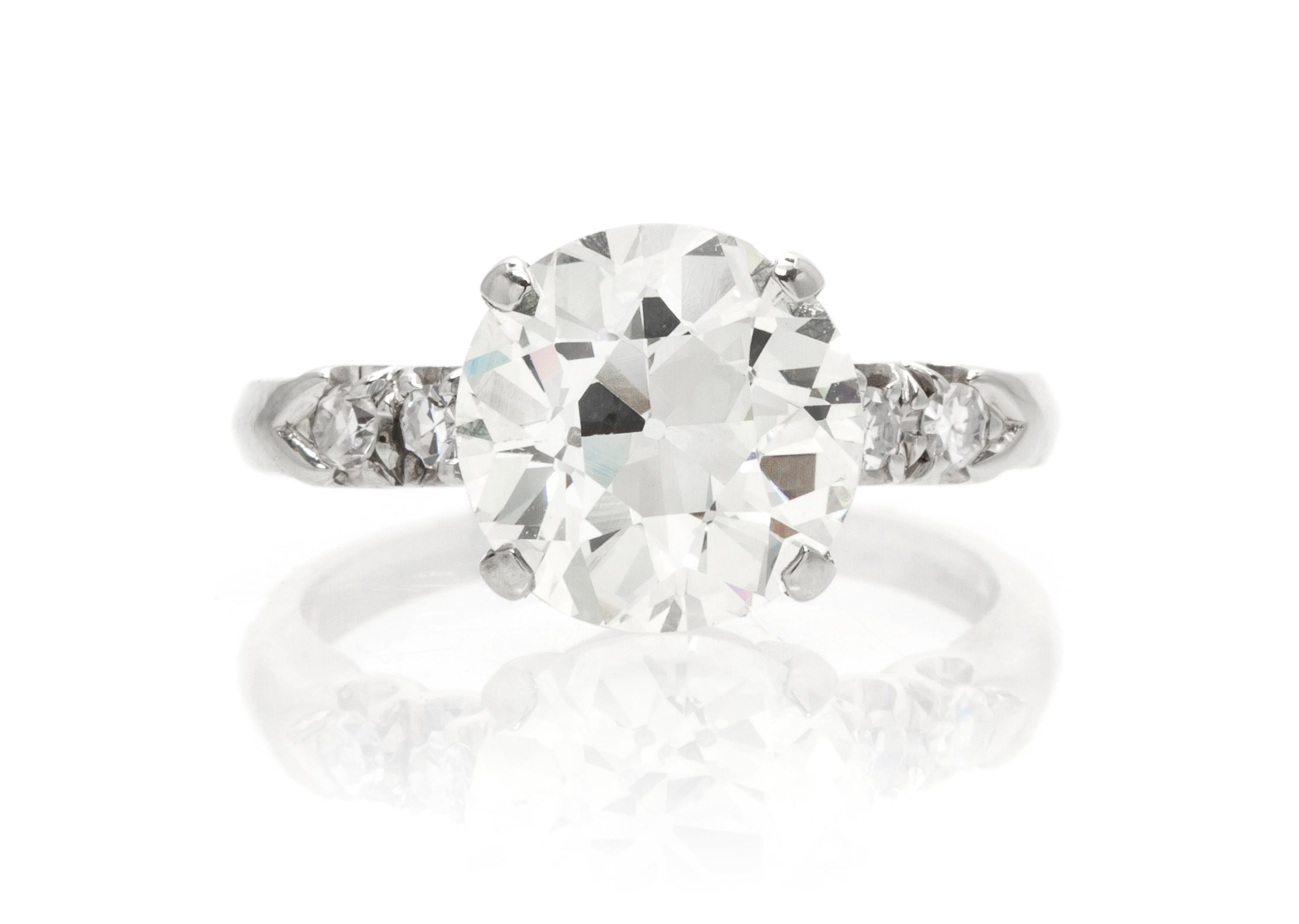 An 18 Karat White Gold and Diamond Ring, Peacock, 2.20 dwts.