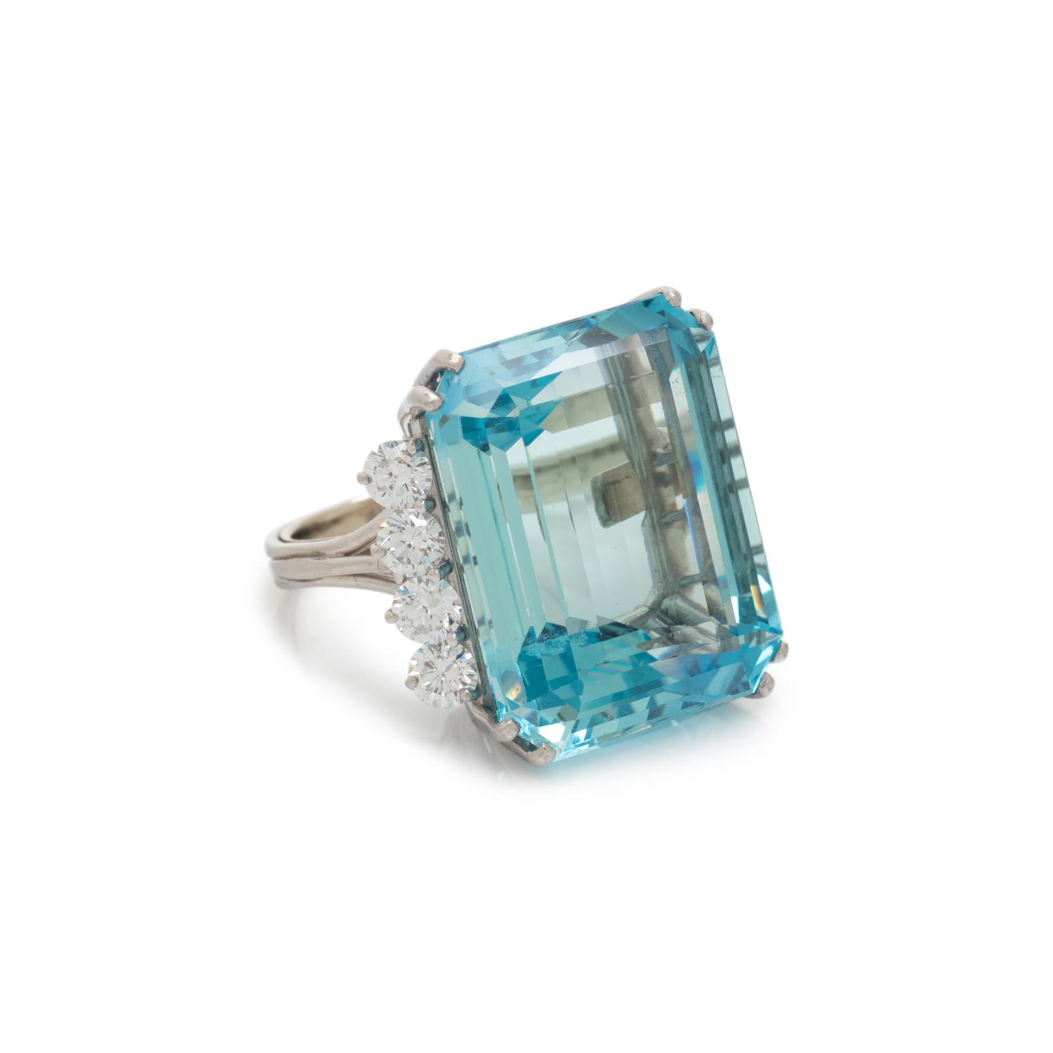 AQUAMARINE AND DIAMOND RING