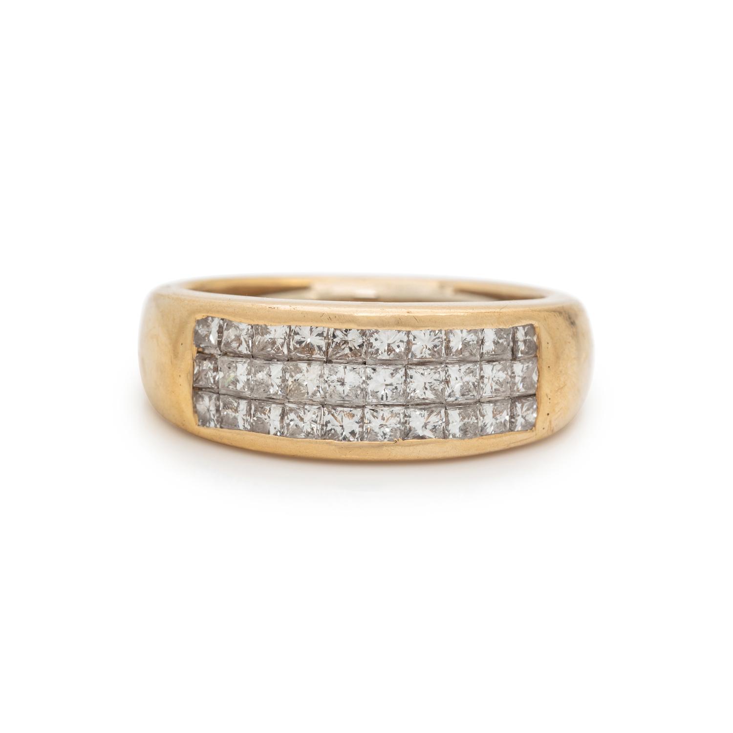 YELLOW GOLD AND DIAMOND RING