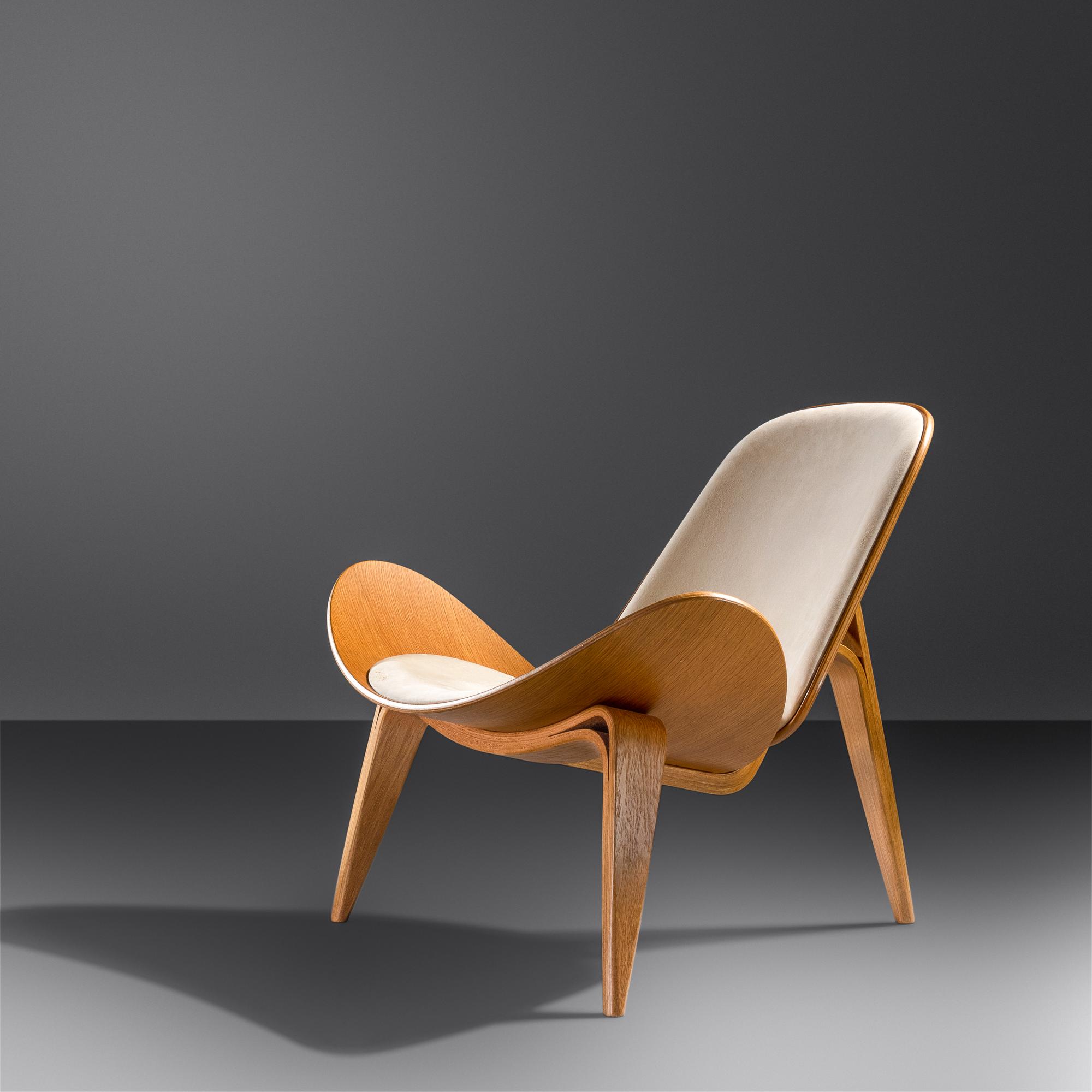 Shell Lounge Chair, model CH07, c. 2000 Carl Hansen & Son, Denmark