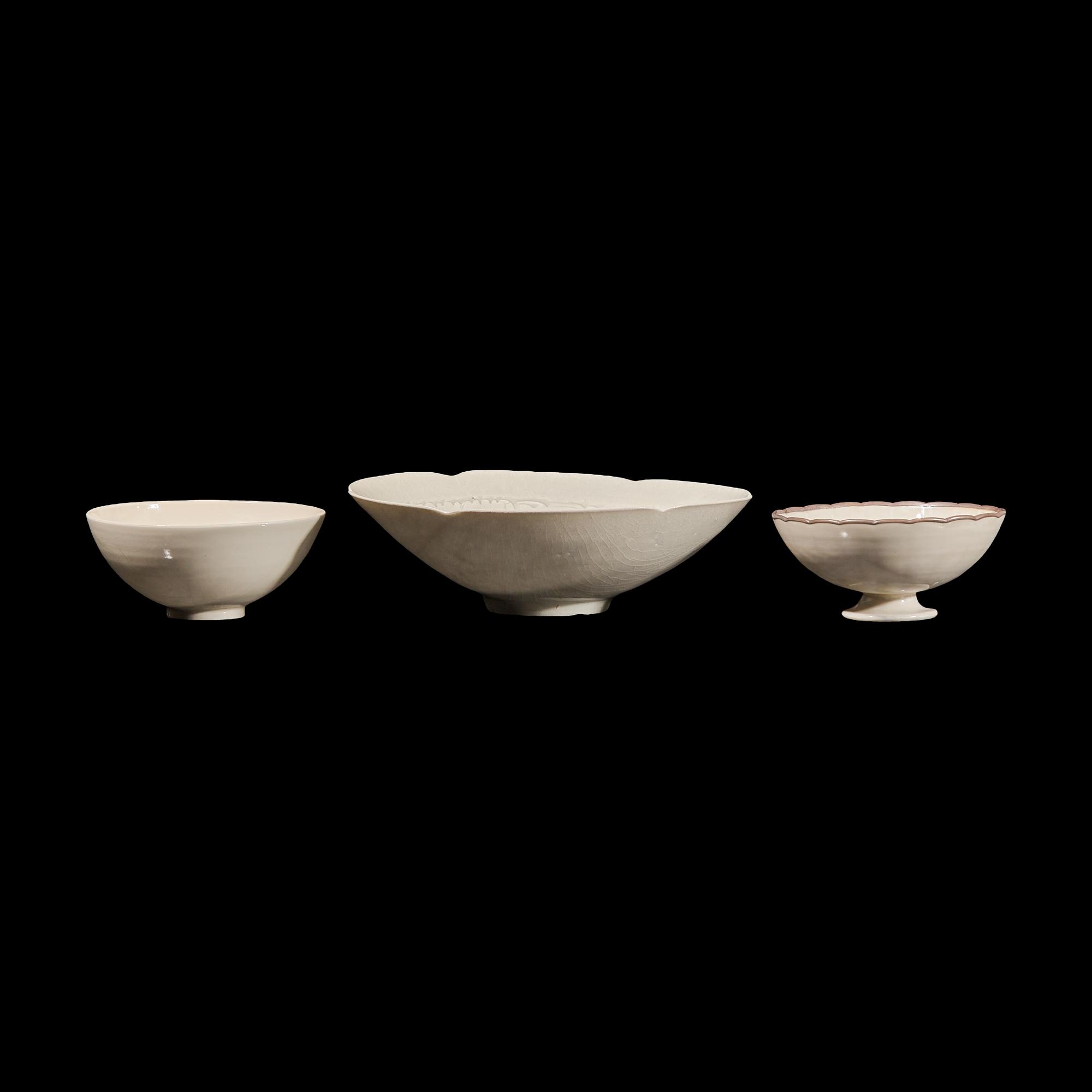 Two Chinese Ding Style Bowls and a Qingbai Glazed Bowl, Song Dynasty or Later 宋或以後 定窯及青白釉碗三隻