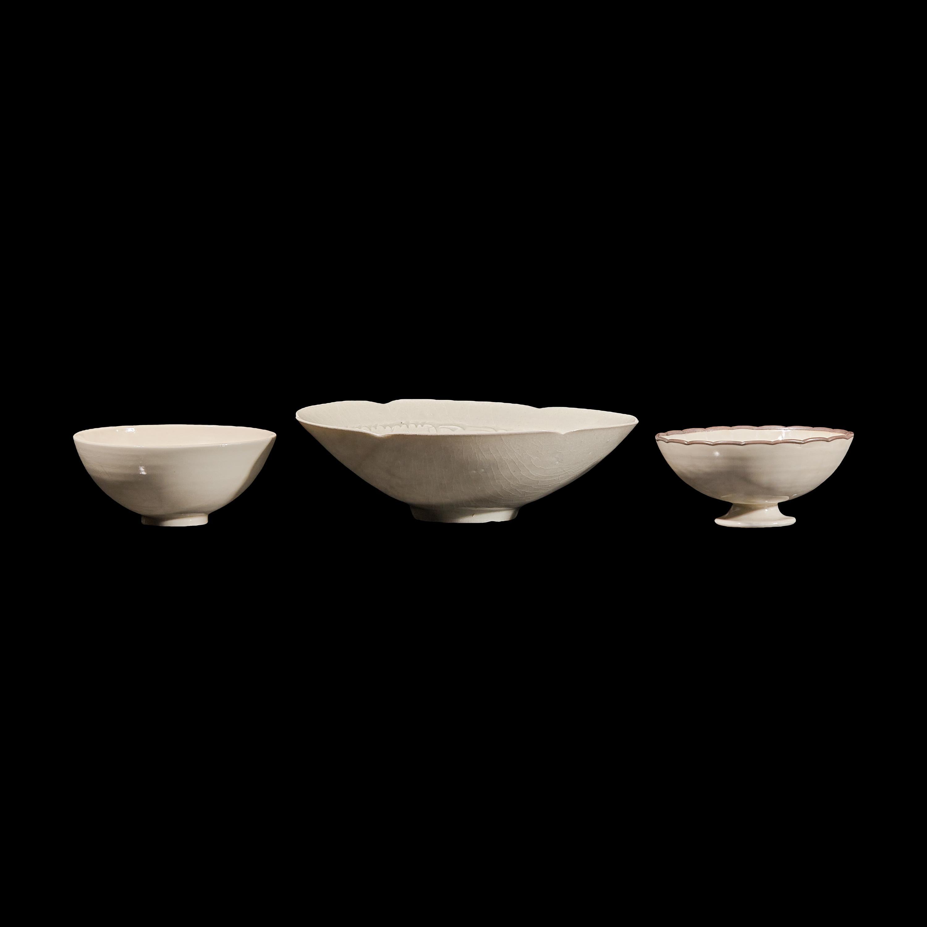 Two Chinese Ding Style Bowls and a Qingbai Glazed Bowl, Song Dynasty or Later 宋或以後 定窯及青白釉碗三隻