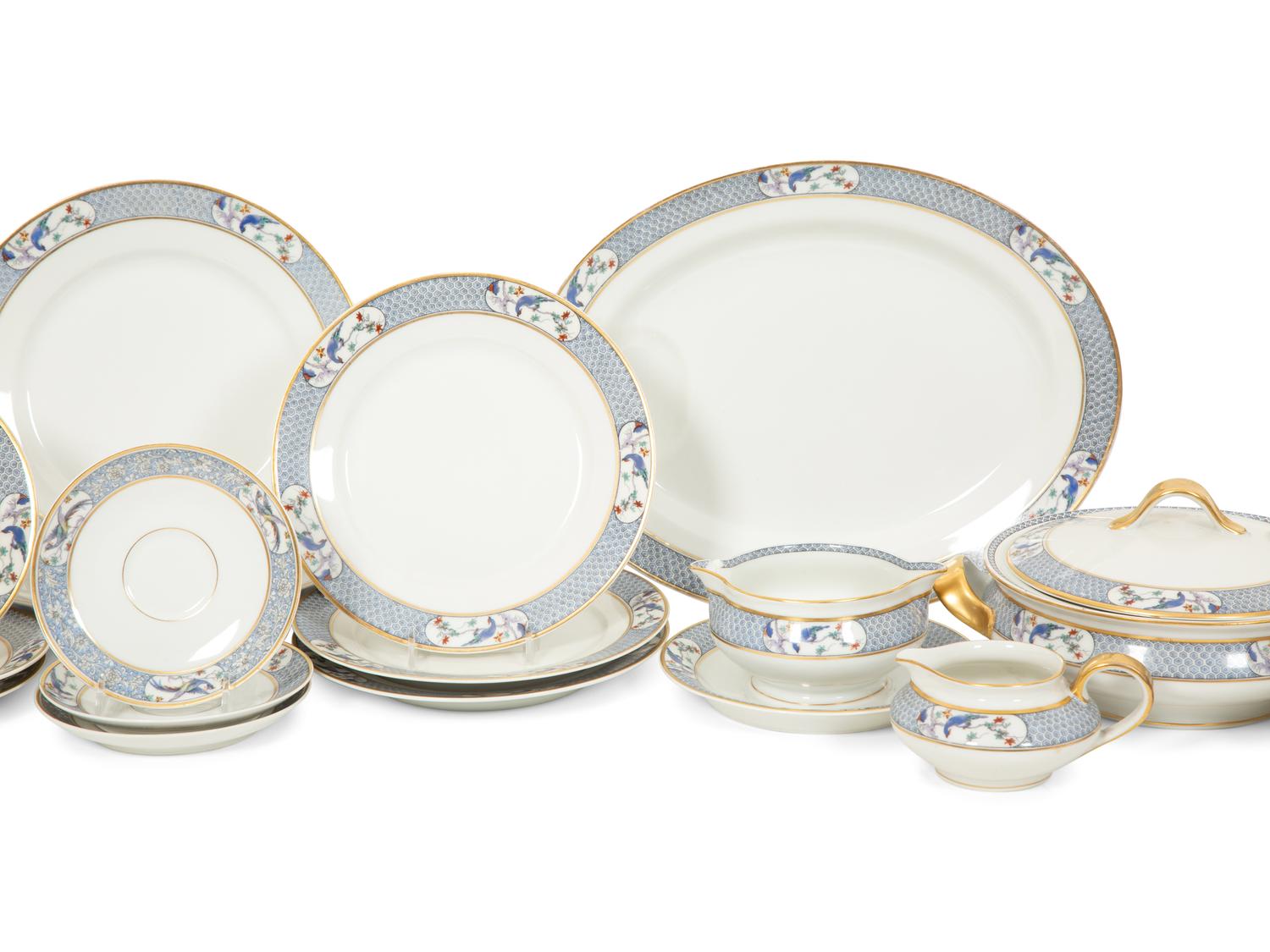 A Haviland Limoges Porcelain Dinner Service
