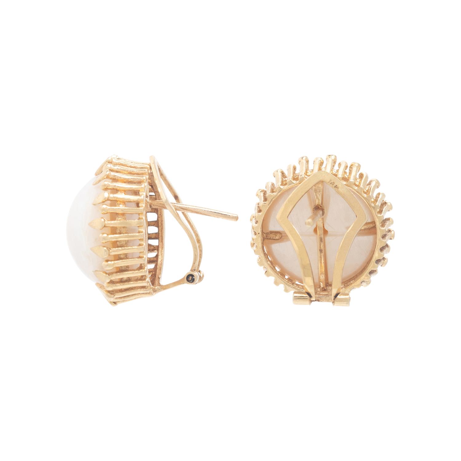 Mabé Pearl and Yellow Gold Earrings