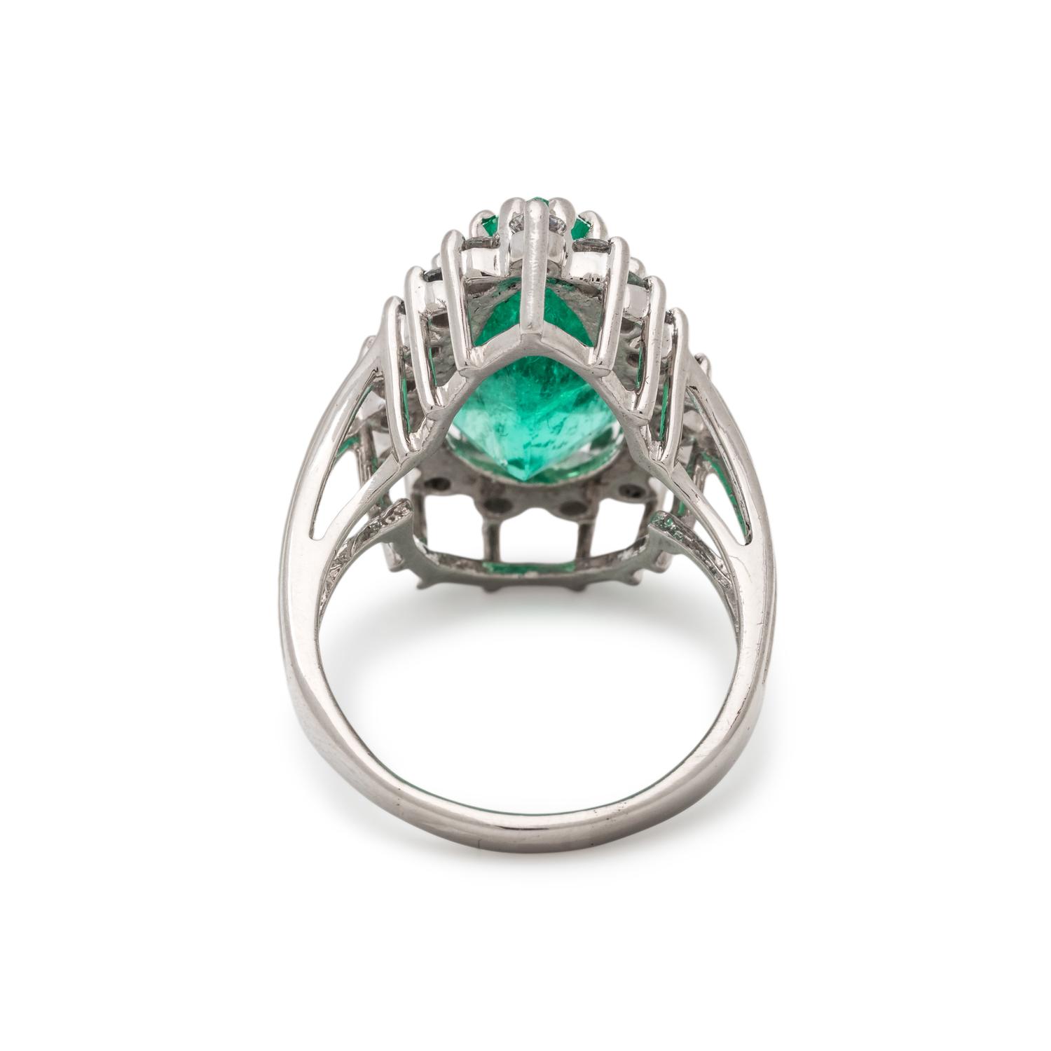 EMERALD AND DIAMOND RING