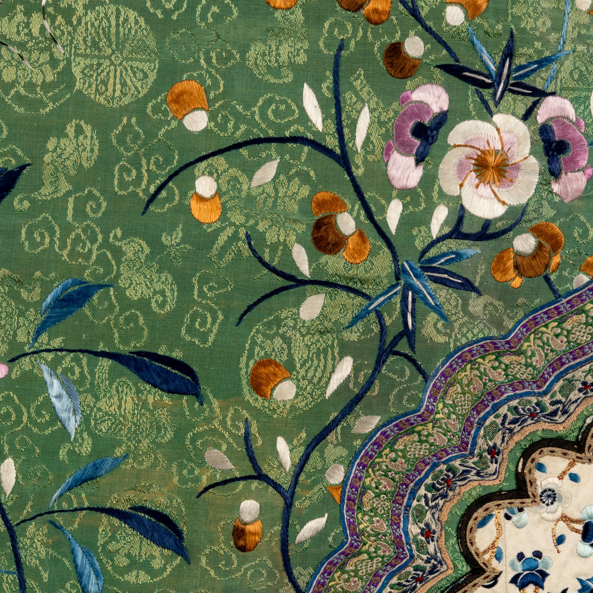 A Chinese Apple Green Ground Embroidered 'Peonies and Insects' Silk Lady's Robe, Changyi, 19th Century 清晚期 蘋果綠地綉牡丹草蟲氅衣