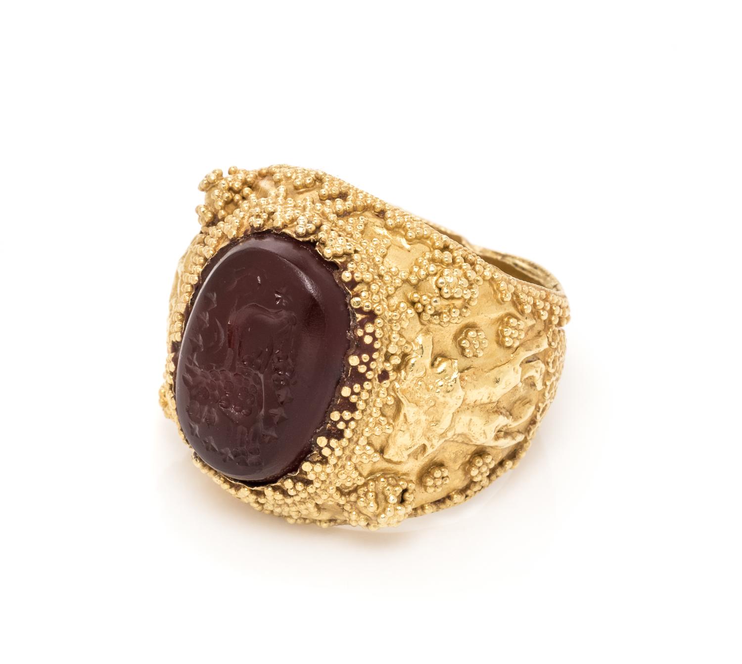A Yellow Gold and Hardstone Intaglio Ring,