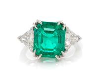 A Platinum, Emerald and Diamond Ring, 4.90 dwts.