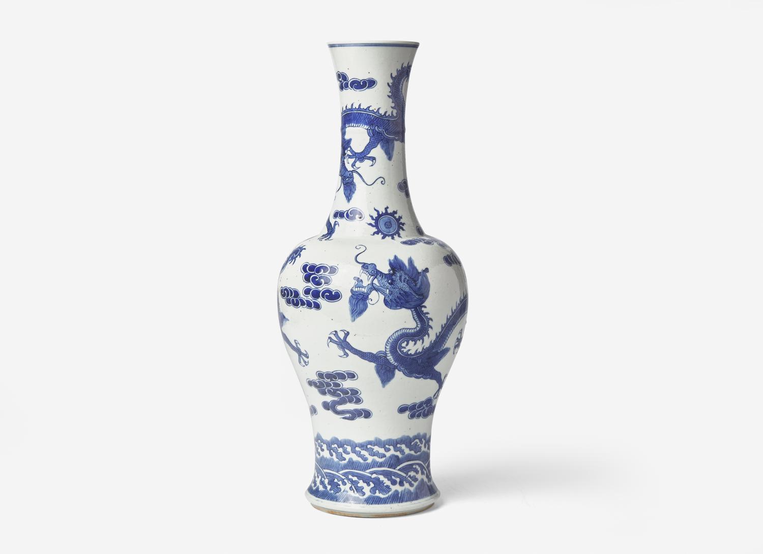 A Chinese Blue and White Porcelain "Dragon " Baluster Vase