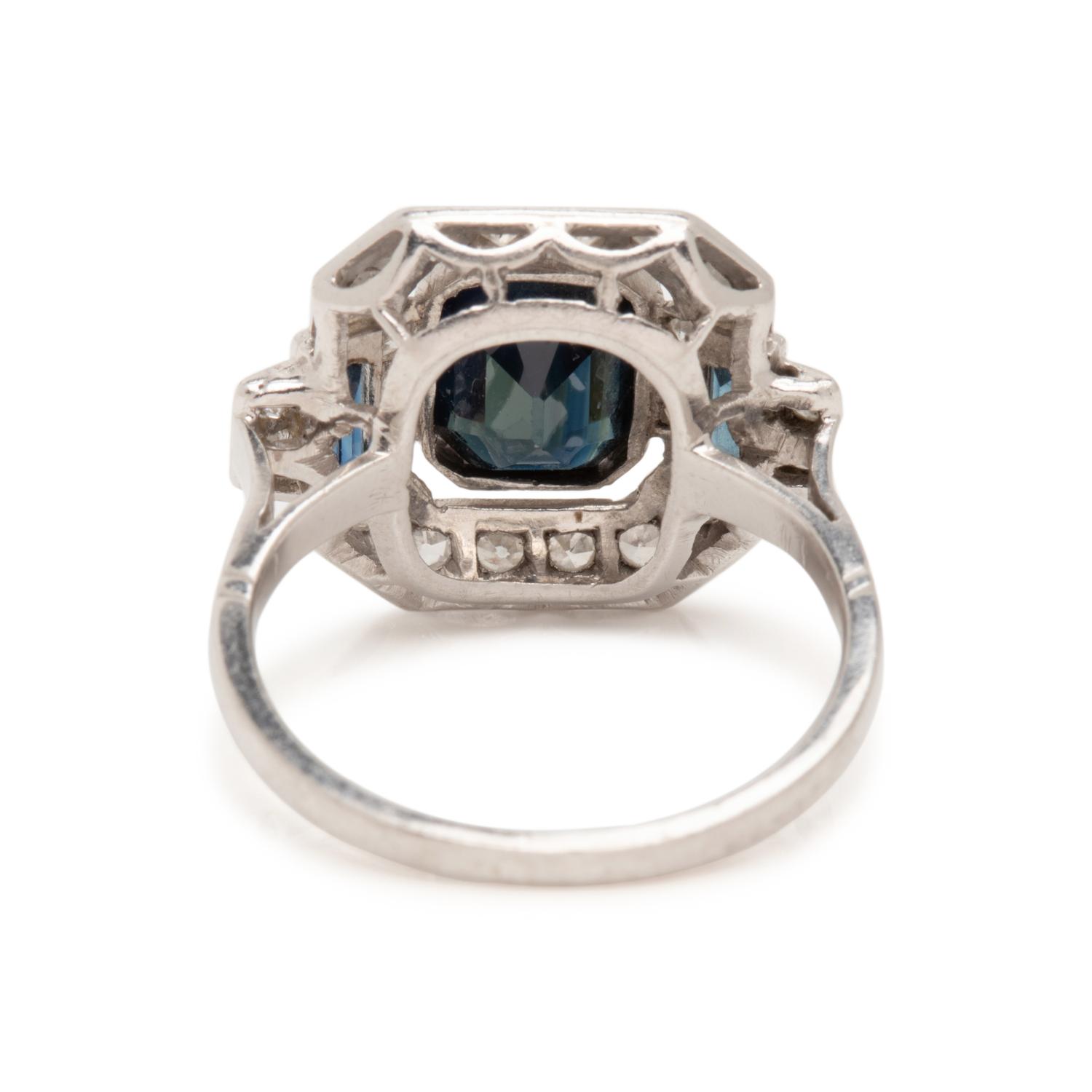 SAPPHIRE AND DIAMOND RING