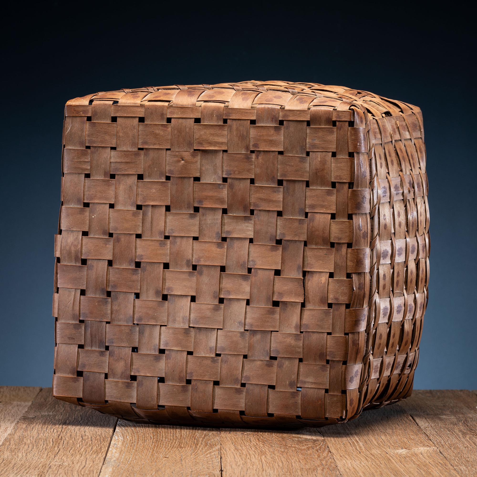 Northeastern Ash Splint Lidded Basket