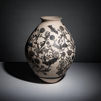 Adrian Corona Trillo (Mata Ortiz, b. 1987) — Large Black-on-Cream Pottery Jar, with Bats