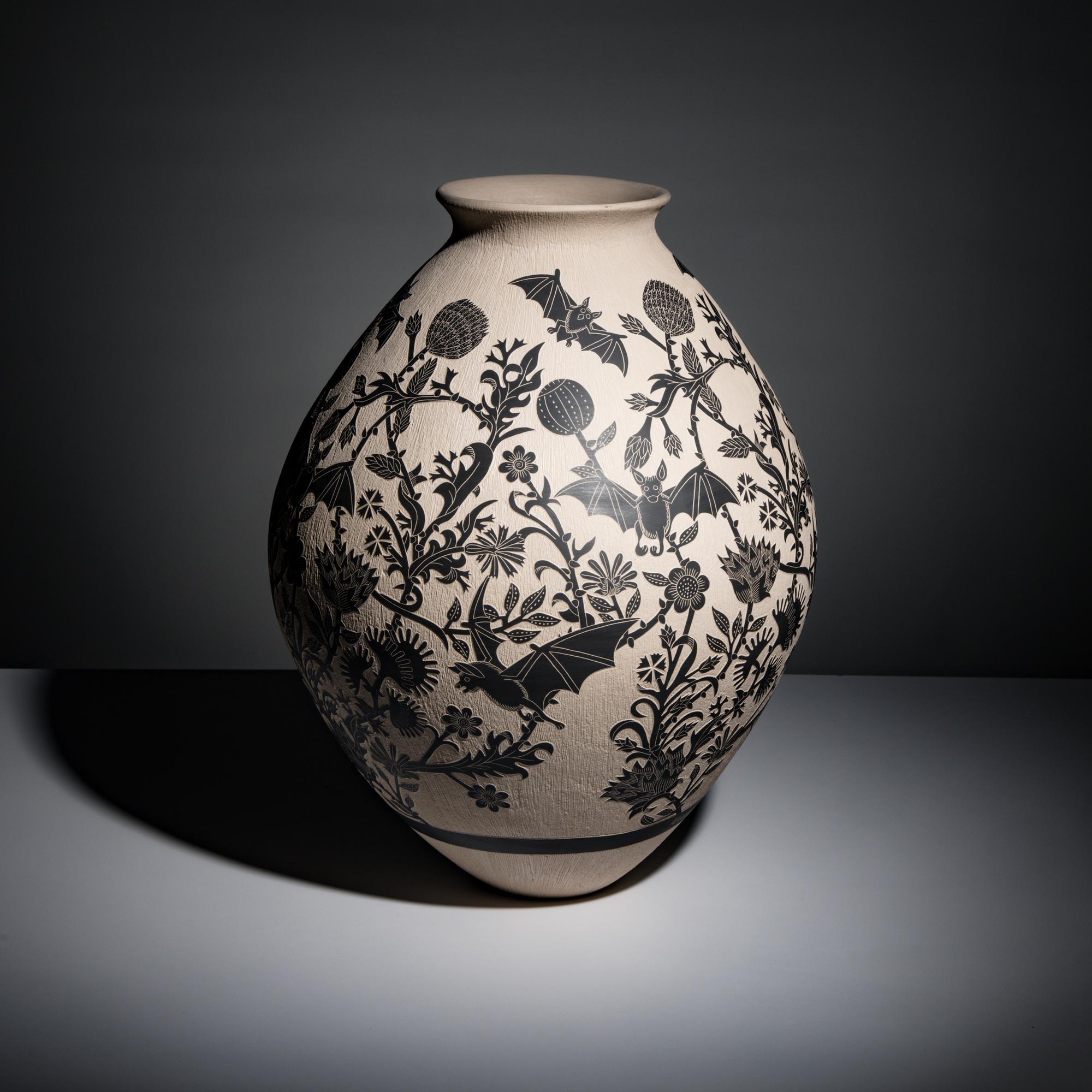 Adrian Corona Trillo (Mata Ortiz, b. 1987) — Large Black-on-Cream Pottery Jar, with Bats