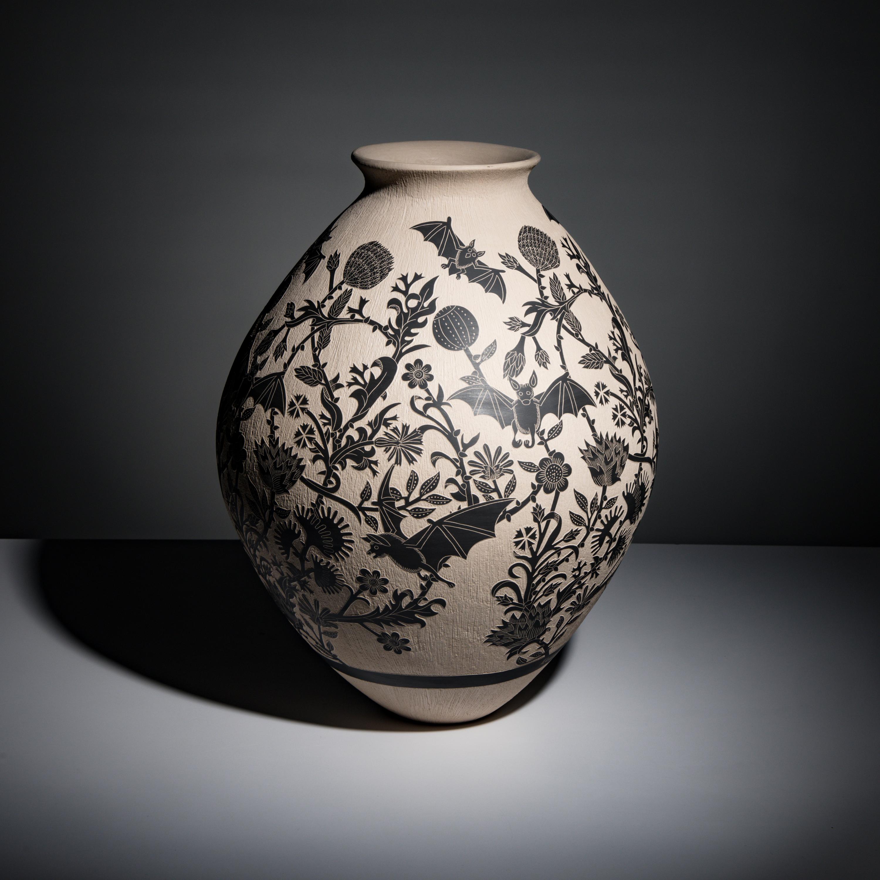 Adrian Corona Trillo (Mata Ortiz, b. 1987) — Large Black-on-Cream Pottery Jar, with Bats