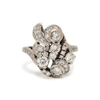 WHITE GOLD AND DIAMOND RING