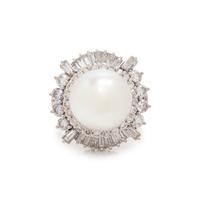CULTURED SOUTH SEA PEARL AND DIAMOND RING