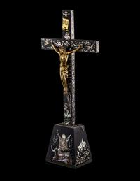 A Korean Mother-of-Pearl Inlaid Lacquered Crucifix