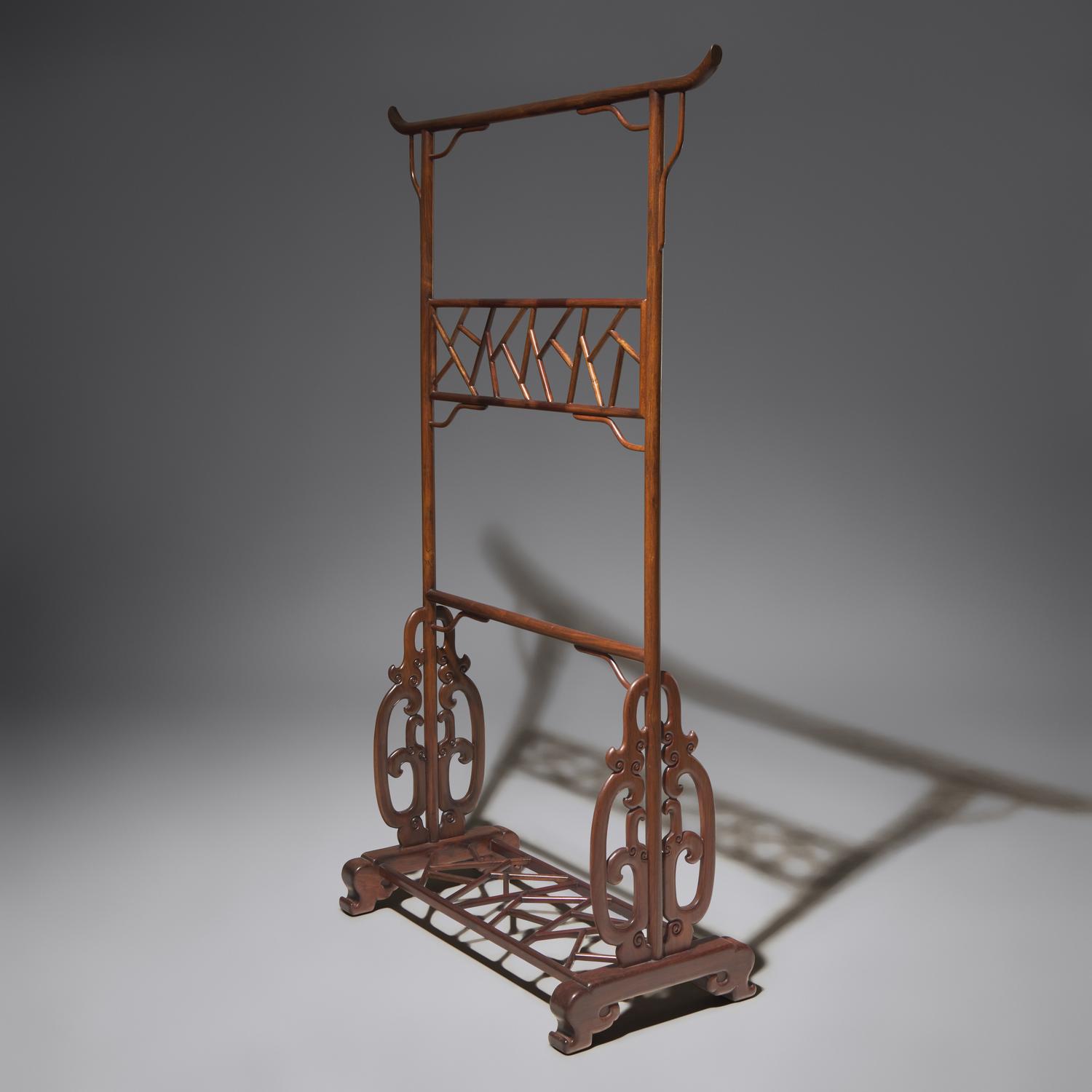 A Chinese Carved Hongmu Clothes Stand, Yijia, 20th Century 近代 紅木透雕冰梅紋衣架