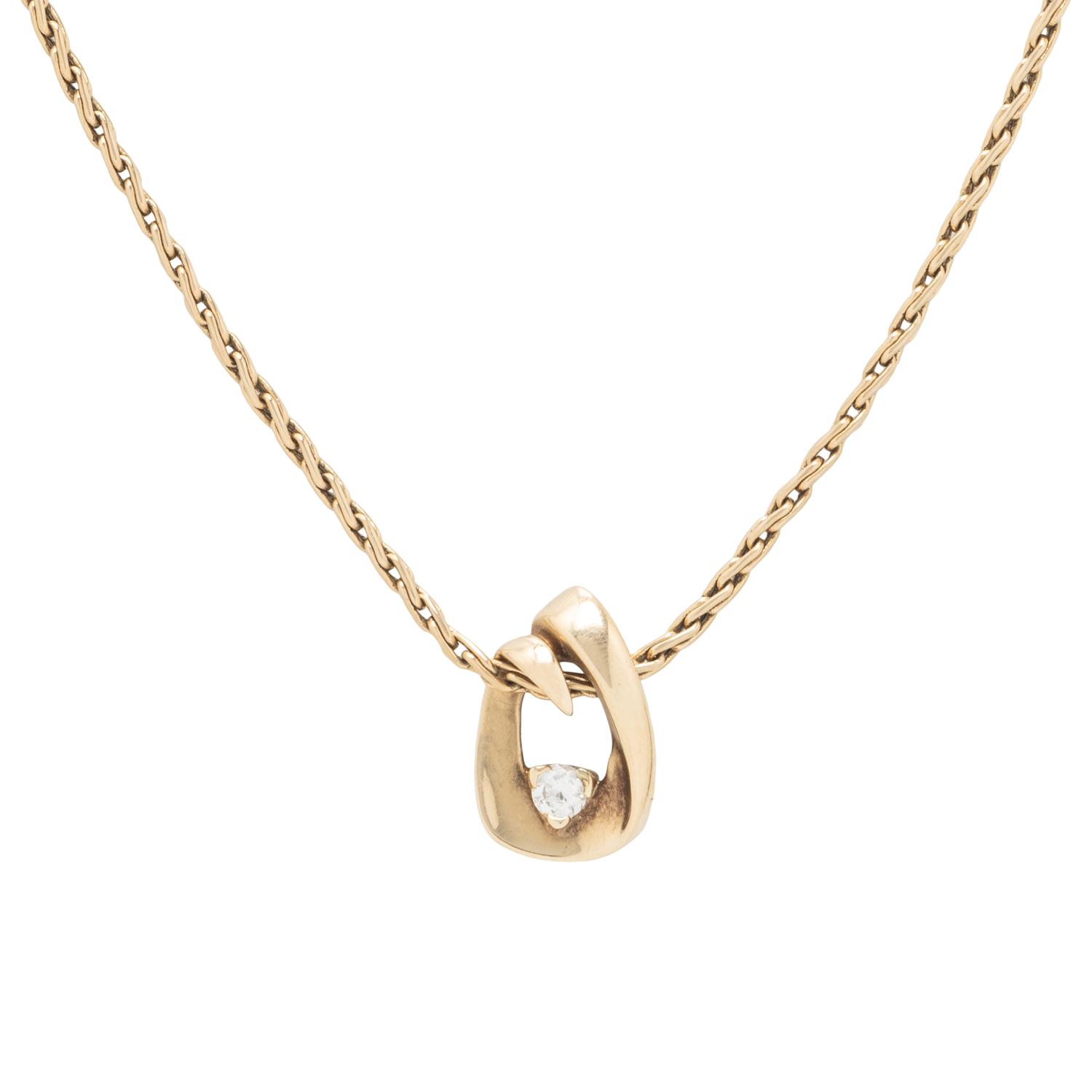 YELLOW GOLD AND DIAMOND PENDANT NECKLACE