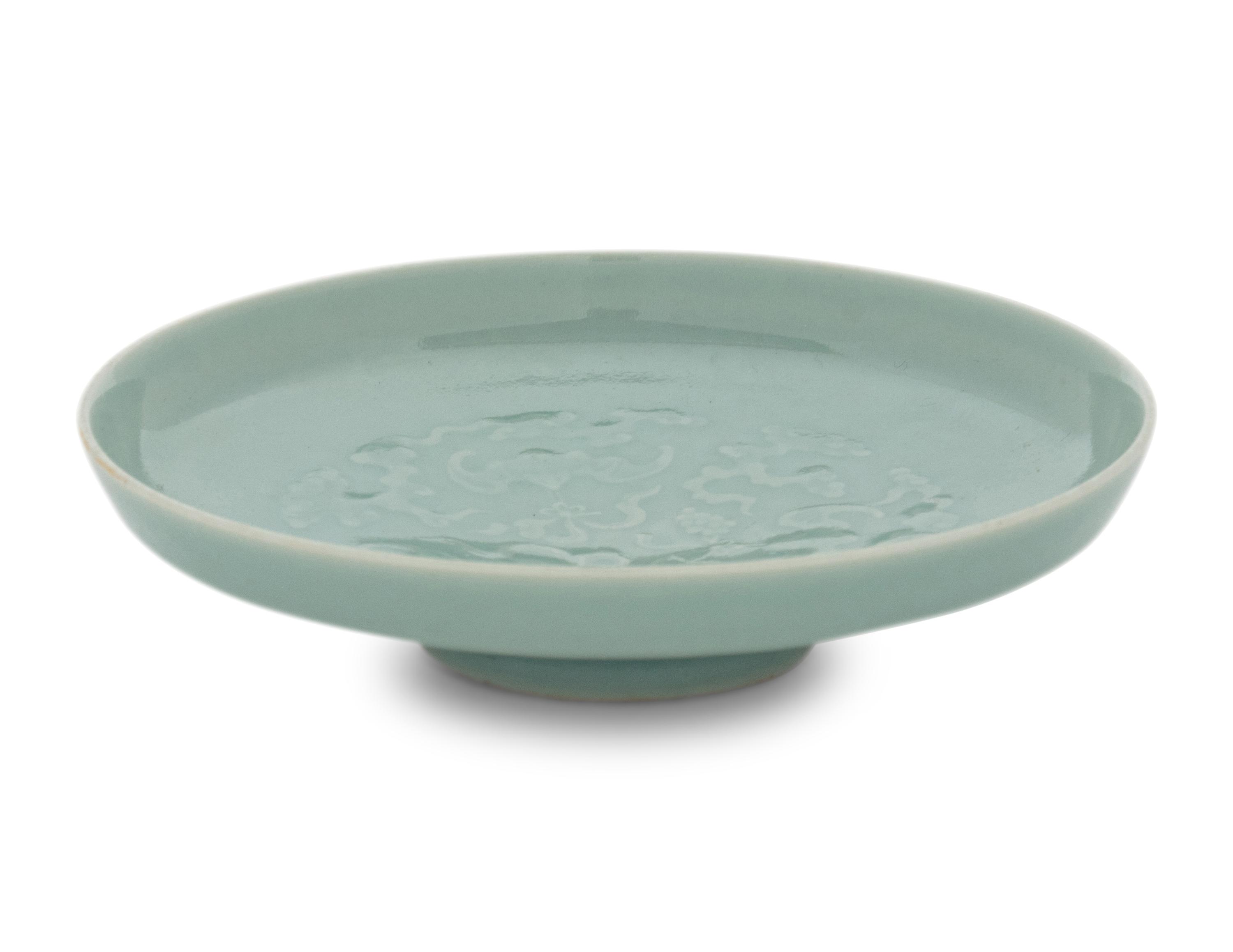 A Celadon Glazed Porcelain Ink Palette 乾隆款 粉青釉福祿萬代紋筆舔