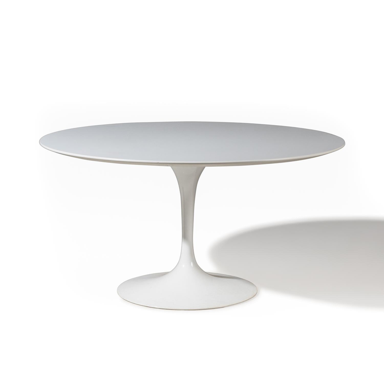 Tulip Dining Table, model 174W Knoll, USA