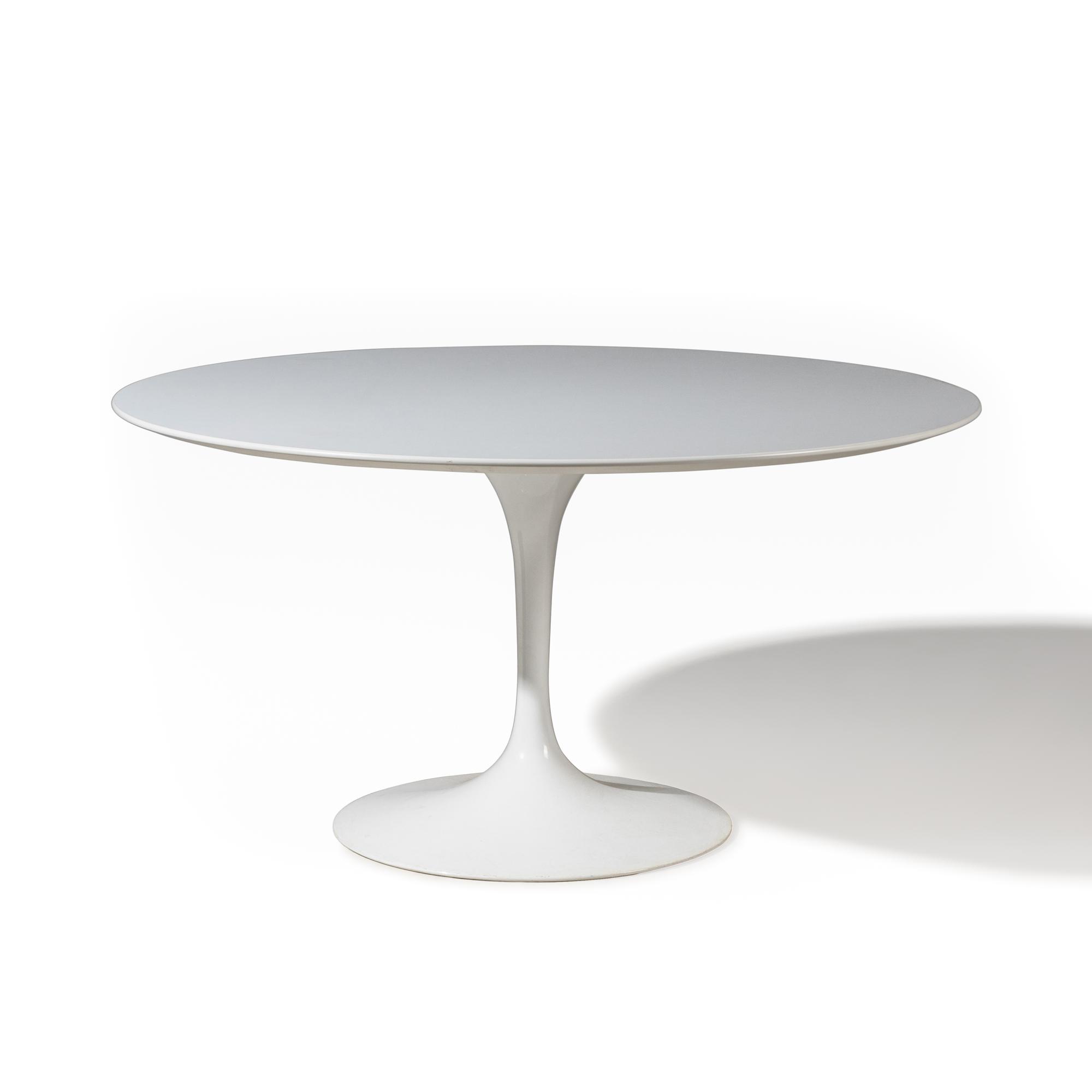 Tulip Dining Table, model 174W Knoll, USA