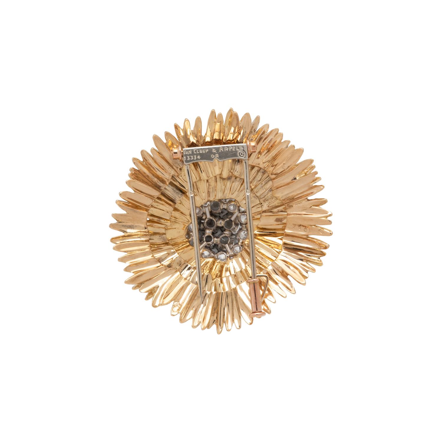 VAN CLEEF & ARPELS, YELLOW GOLD AND DIAMOND BROOCH