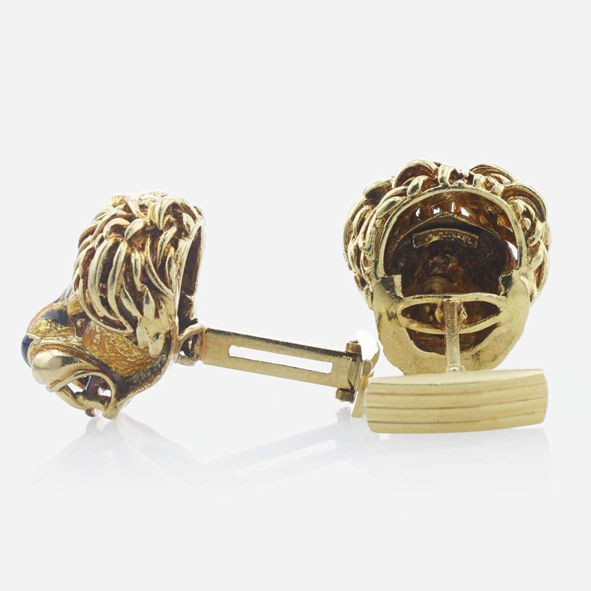 A Pair of 18K Yellow Gold Cufflinks