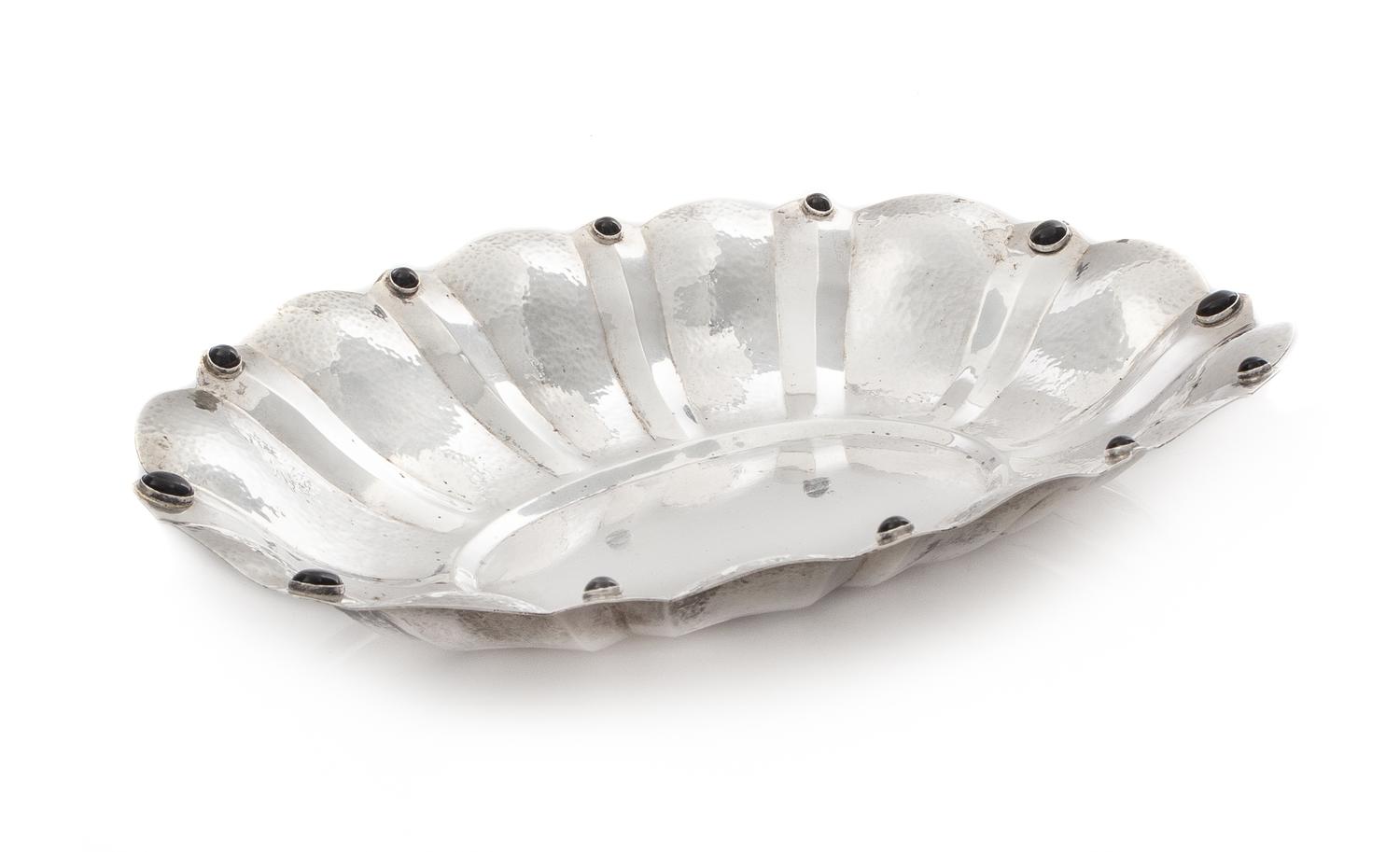 A Vienna Secessionist Silver and Onyx-Inset Bowl, Likely Executed by Naum Slutzky for Wiener Werkstatte, Vienna, Circa 1915, of oval fo