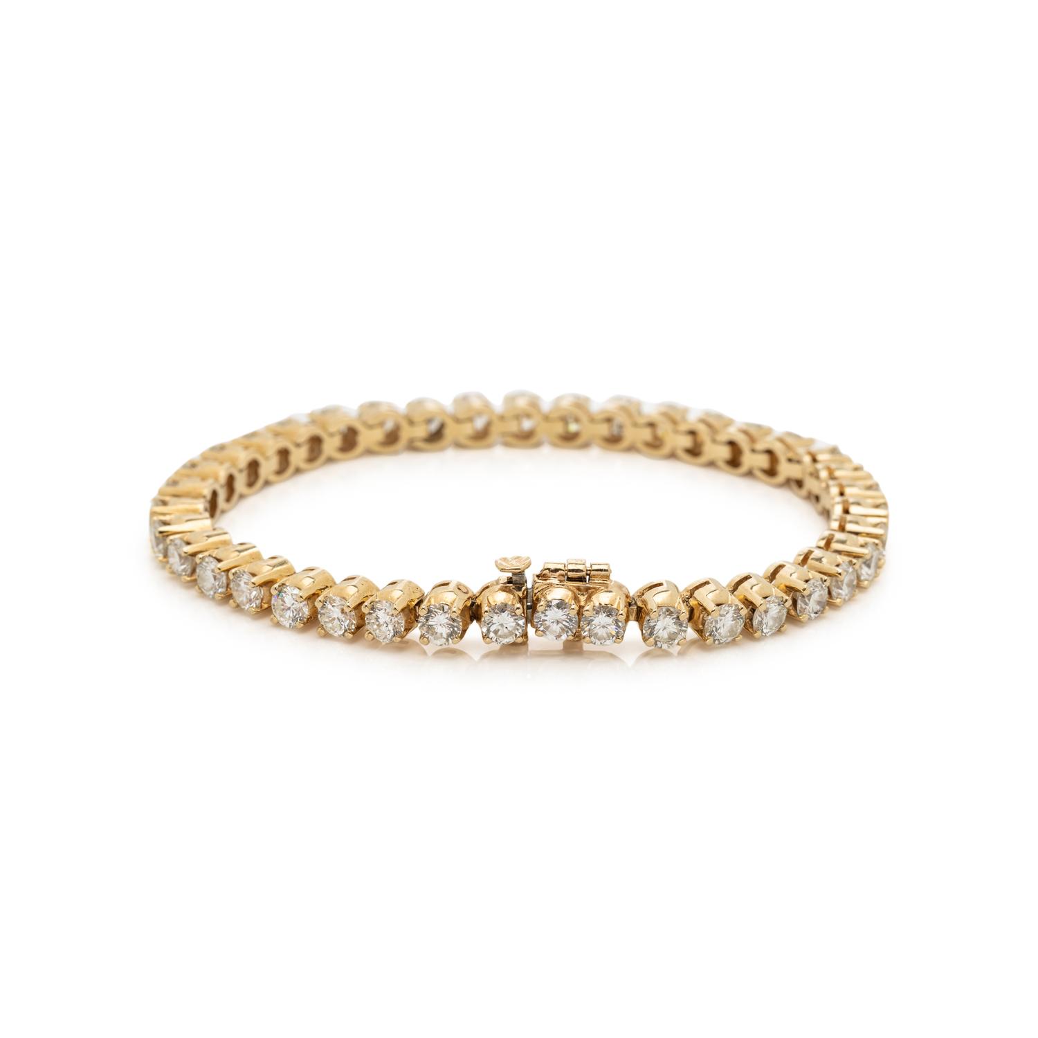 YELLOW GOLD AND DIAMOND TENNIS BRACELET