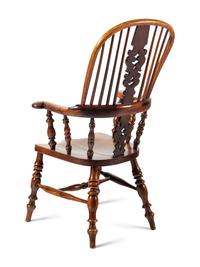 An English Yew Windsor Chair