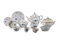 A Richard Ginori Parcel Gilt Porcelain Dessert Service